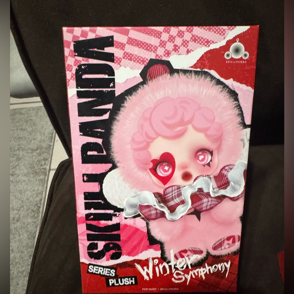 Skull panda PopMart Authentic Pop Now Blind Box